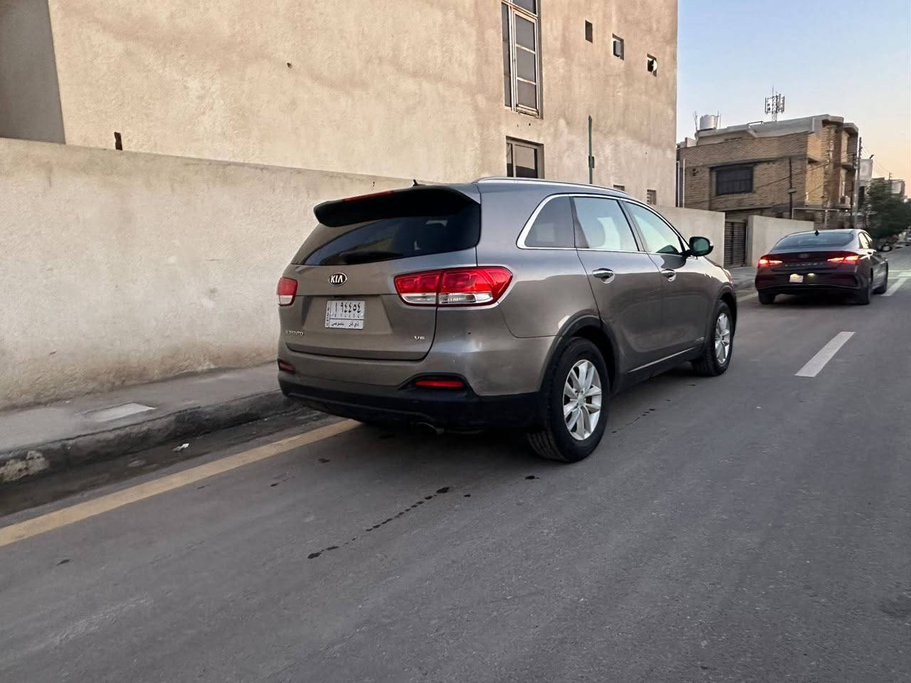 سلام عليكم
سورنتو مديل ١٧ 

مكينه ٦ 

ماشيه ٨٥  

بيه خشم الجاملغ وبنيد معمره نفسه والباقي كفاله عامه ؟فرويل 

تخم تاير جديد سياره جديده كلش رقم نكليزي بسمي 

سعر195 وبيه مجال بصيط

 

***********
