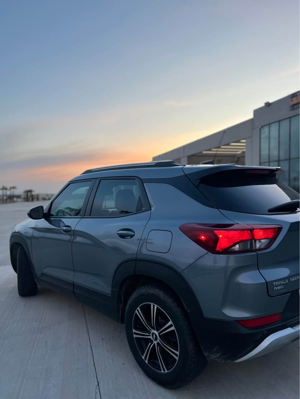 ***********
شوفرليت ترايل بلايزر  2021
AWD LT دبل اكسل شرت
كير و مكينه شه رت  
تحويل وكاله شه رت 
دوو بوست  سبوخ ب بداخلي
40milروشتوه بيلادي 
*********** اكر, نينوى
