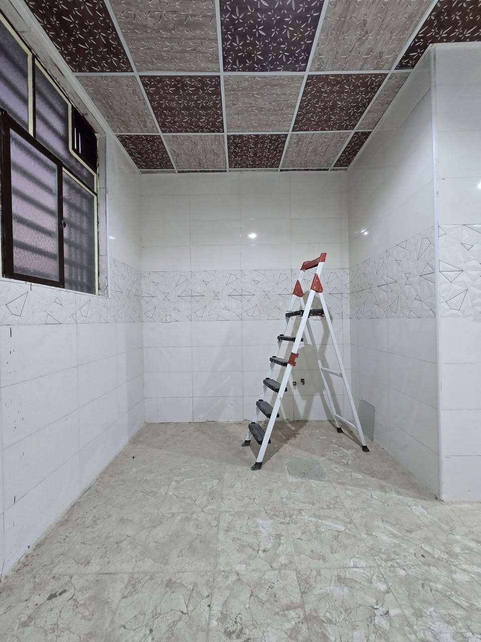 ♛ياﷲ دار للبيع مساحه ٥٠ متر 
♛اساس صب البناء بلوك السقف صب كونكريت 
♛ سعر الدار 18 مليون  مع المجال القليل
♛غرفه صاله مطبخ صحيات 
♛العنوان الكوفه البراكية  شارع المطار القديم خلف اسواق فارس مكتب المنصوري للعقار ***********
