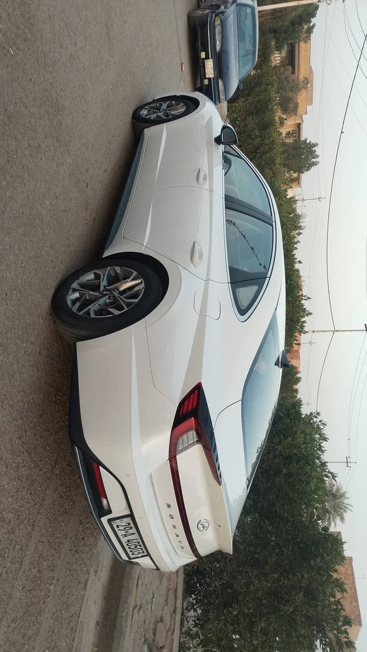 سوناتا 21 كفالة عامة ماشية 27000 فقط السيارة جديدة بحالة الوكالة الزيرو جديدددة بمعنى الكلمة    

 وارد كوري بنزين بلادي رقم واسط بأسمي

 كشنات جلد.  كاميرا دواره. حساس خلفي تدفئة كشنات،  تحكم كامل للكشن السايق
تدفئة ستيرن.  
قيادة ذاتيه.  
تشغيل عن بعد
السعر 195 عنوان السيارة كوت مركز المدينة
*********** اتصال فقط
