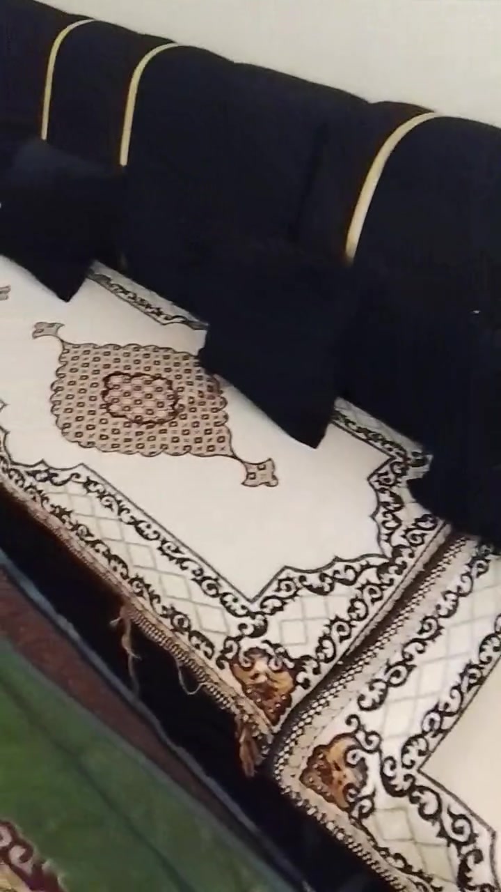للبيع خمس قطع عشر امتار غيم بيرضي الله وخذهن


**إذا كنت صاحب هذا الإعلان وتريد حذفه لأي سبب، رجاءا أرسل رسالة إلى الدعم الفني**