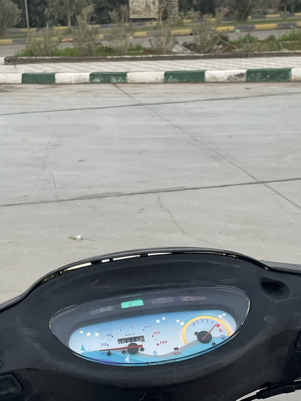 سلام عليكم شباب دراجه كامكو فحل للبيع موديل 2016  مكفوله كفاله عامه العنوان ميسان 🤎 .      للستفسآر   ***********
