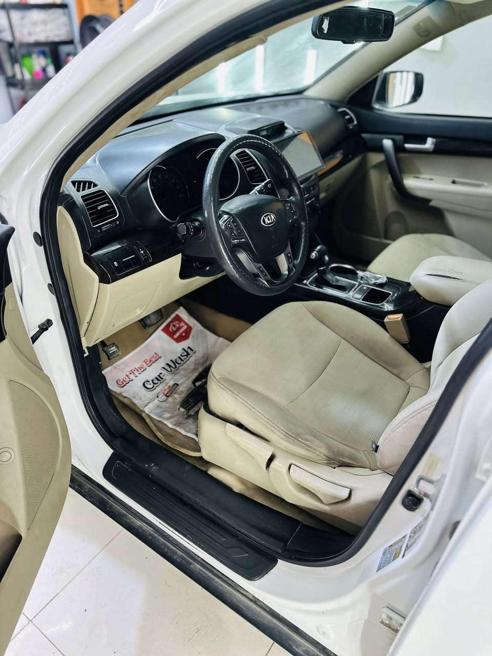 سورنتو للبيع  2015 للبيع وارد امريكي 4 سلندر صبغ بنيد وجاملغات اماميه رقم بصره السياره جاهزه السعر 145 الاستفسار ***********
