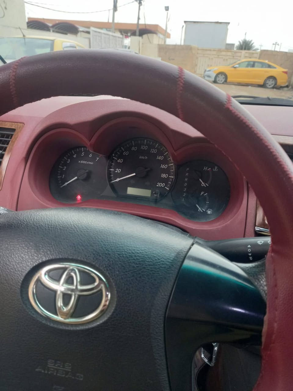 تويوتا هايلوكس كويتي 2014...
كامرة خلفية
كير اوتوماتيك 
بيها بارد بسيط مثل ما موضح بالصور 
رقم سليمانيه استخدام قليل
***********
العنوان ديالى
