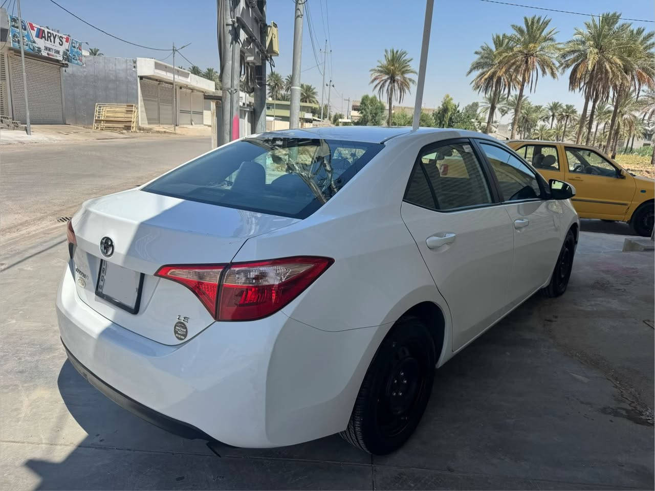 كورلا للبيع موديل 2018ابيض ثلجي بسمي سنويه رقم جديد حادثه طخه بسيطه بالبونيد امبدل مصبوغ اشويه بارد ابراس جاملغ رادر حجر بيىه شغال سعره 150بيه مجال ￼￼￼￼
من يرغب الاتصال ***********
