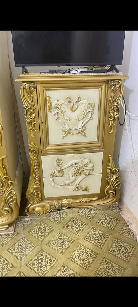 السلام عليكم غرفه مصريه خشب دينماطي درجه اولى اتخبل كامله مكمله بطنها خشب بلوط سنديان السعر 1800 أو امراوس بغرفه عراقيه مكاني بغداد شعله واتساب ***********
