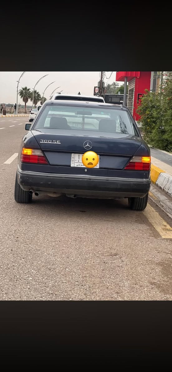 مارسدس دب للبيع
لعنوان ديالى بعقوبه
السعر 55وبيها مجال 
كامله مكمله لا تنقيص لا تبخير تبريد تدفأه السياره خير من الله 
موديل1988
للستفسار ***********
