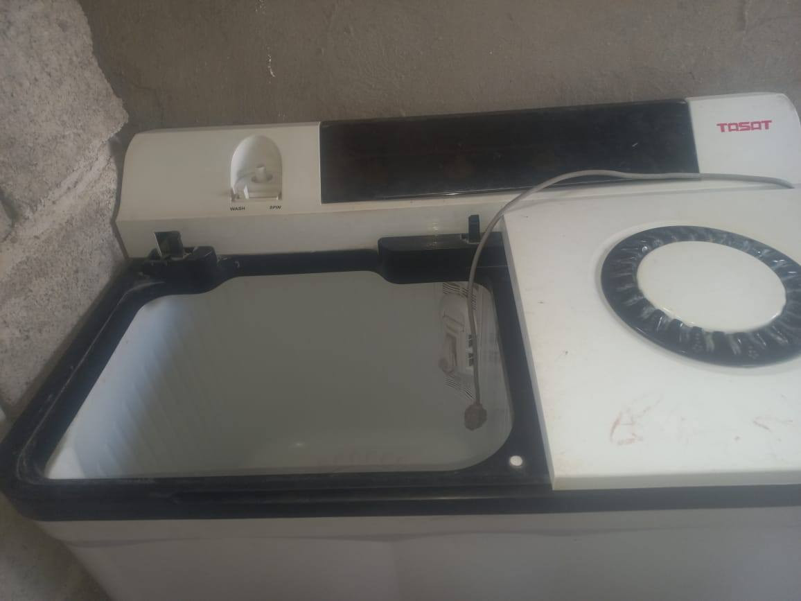 أغراض للبيع العنوان سيديه شغالات وع فحص
ثلاجه ب٢٠٠ وبيها مجال
غساله حوضين ب١٠٠


**إذا كنت صاحب هذا الإعلان وتريد حذفه لأي سبب، رجاءا أرسل رسالة إلى الدعم الفني**