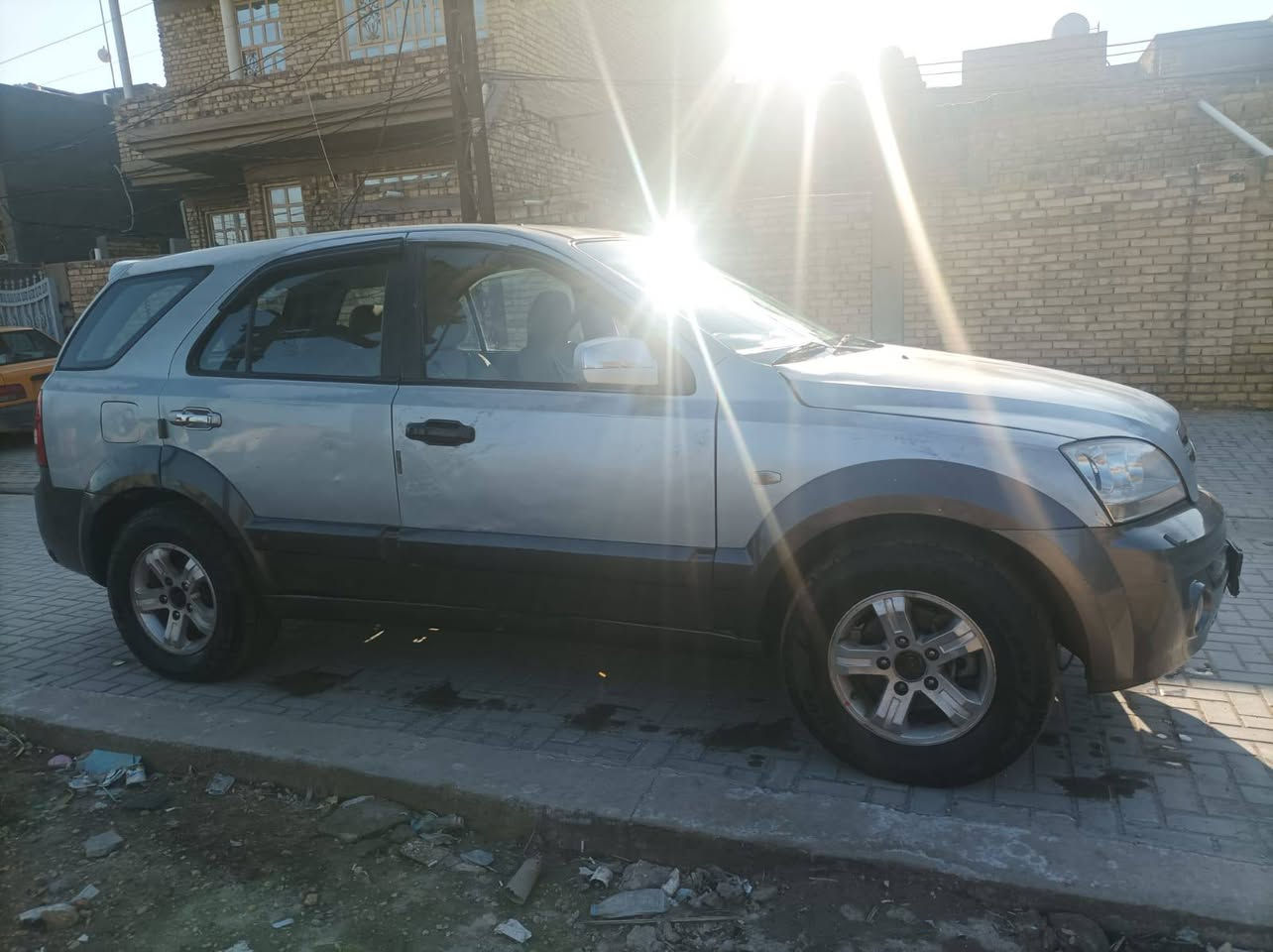 سورينتو  ٢٠٠٧  رقم  بغداد
خليجية محرك ٣٨٠٠
هزه جديده ورقم بغداد  انكليزي  
مكينة وكير وتبريد  جاهزات 
تايرات جدد وباتري جديد 
السياره بيها  ضربة بسيطه ما عابره بمكان اللايت وبيها بارد بالباب الامامي  وصبغها بي مكانات جارده 
عليها منظومة غاز ٨٠  لتر  
السيارة تحويل مباشر بأسم المشتري 
مكانها  بالديوانية 
سعرها ٧٥  وبيها مجال للشراي 
***********
