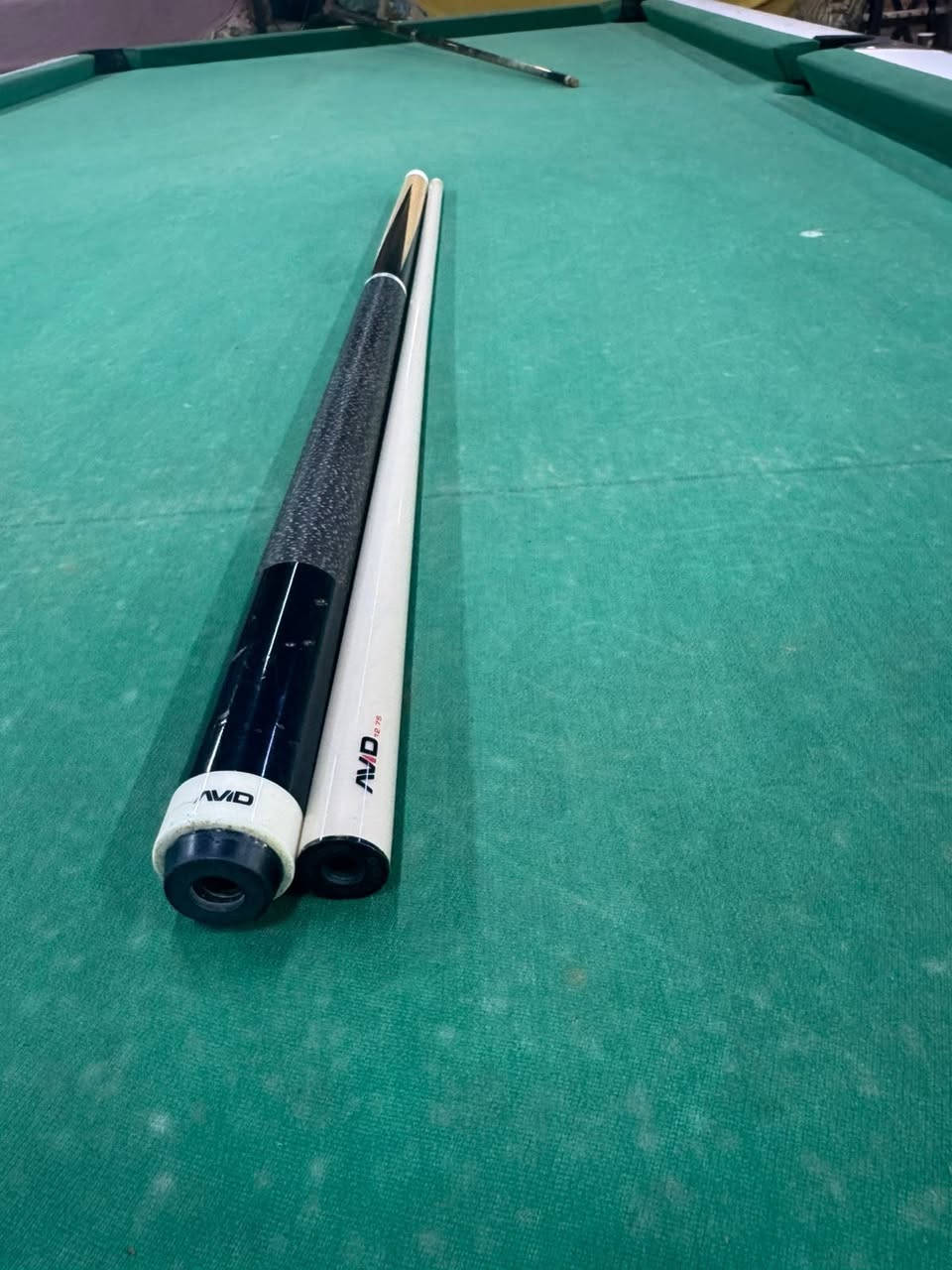 سلام عليكم من رخصة الادمن كيوب كيوتك خشب ( كاربون ابيض ) للبيع نضافة ٩٨٪؜
عليه تب زجاجية دبل اس 
السعر ٥٠٠ وبي مجال للشراي
للاتصال ***********
واتساب
 ***********
