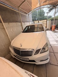 حبايب Mercedes-Benz E350  2012 الضرر بنيد اجة مصبوغ من المانيا بدون مع...