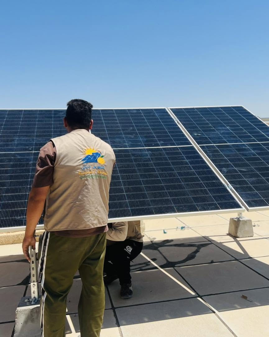 �⚡ بفضل الله وحمده تم إنجاز وتنصيب المنظومة رقم (15) في محافظة ديالى / قرية الحويش ⚡🌞

من تنفيذ مكتب شموس ديالى للطاقة الشمسية ☀️

✅ قدرة تشغيل 20 أمبير نهاري
🌙 + 12 أمبير ليلي
⏰ تجهيز ليلي لمدة 4 ساعات

تم تنفيذ المنظومة ضمن مبادرة التقسيط عن طريق المصرف العقاري لتوفير حلول طاقة مريحة وبأقساط مناسبة.

🔹 مكونات أصلية من براندات عالمية
🔹 تركيب احترافي وفق المعايير الهندسية
🔹 ضمان حقيقي على المكونات
🔹 أداء مستقر وكفاءة عالية

💡 ودّع مشاكل انقطاع الكهرباء واستمتع بطاقة نظيفة وموثوقة على مدار السنة.

📞 للحجز والاستفسار عن العروض والتقسيط: ***********
مكتب شموس ديالى للطاقة الشمسية

#الطاقة_الشمسية #ديالى #الحويش #شموس_ديالى #تقسيط_المصرف_العقاري #طاقة_نظيفة #منظومات_شمسية #الطاقة_البديلة ☀️�
