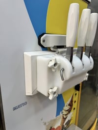 مكينة ايس كريم ايطالية مستخدمة  السعر 45 ورقة بيها مجال بسيط  للاستفسا...