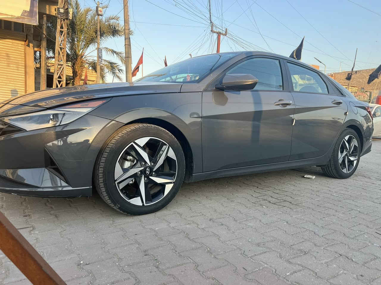 سلام عليكم
انترا 2023 

حادثه موجوده صورها 

مواصفاتها معروفه 

مانع انزلاق 

اوتو هولد 

3 انظمة قياده 

سايد بريك دكمه 

تحديد مسار 

نقطه عميه 

شاحن واير ليس 

رادار امامي خلفي 360 

كشنات تتفه 

سعر 160 وبيها مجال 

 مكاني بغداد مدينة الصدر 

رقم ***********
