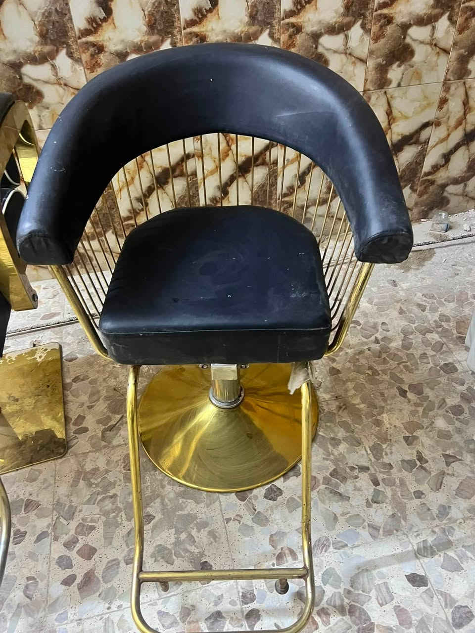 كراسي عدد 2 للبيع
نظافة 90% شغالات مناسبات سعرهن 
بسعر مناسب مكاني بغداد الشعب
للسعر والاستفسار خاص


**إذا كنت صاحب هذا الإعلان وتريد حذفه لأي سبب، رجاءا أرسل رسالة إلى الدعم الفني**