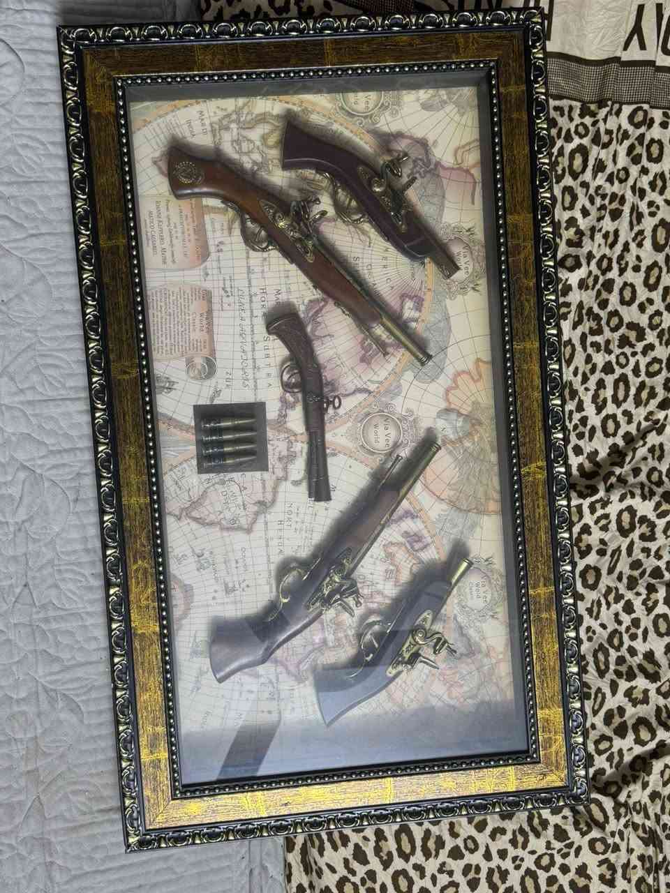 سلام عليكم اغراض للبيع مال بيت الاسعار على الخاص العنوان بغداد حي البنوك متواجد على النت وهاذا رقم الهاتف ***********
