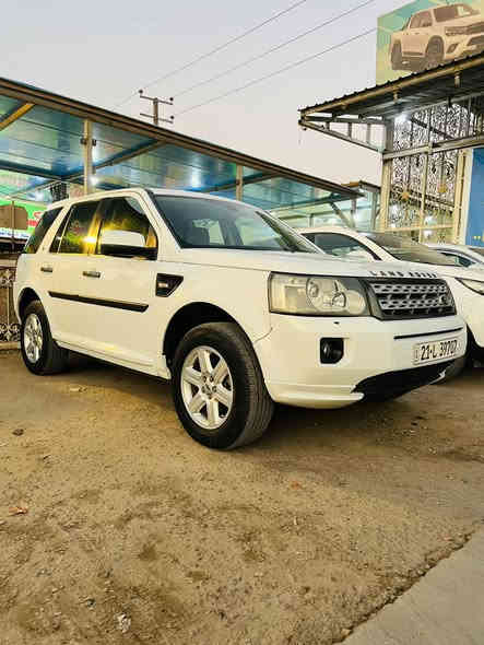 السلام عليكم
لاند روفر R2 موديل 2012 وكالة سردار جاهزه
فحصتها طلعت مكفوله بس من شتريتها صاحبها گلي بيها جاملغ سكن امامي بي صبغ فقط بدون ضرر
مواصفات عاديه 
محرك 6V
تبريد تدفئه
صدرها طخم تاير جواها نظيف
بيها فقط عندي صوت باور خفيف 
مكانها بغداد - النهروان 
سعرها 98 ورقه مناسب جداً لنظافتها
للتواصل اكثر ***********
