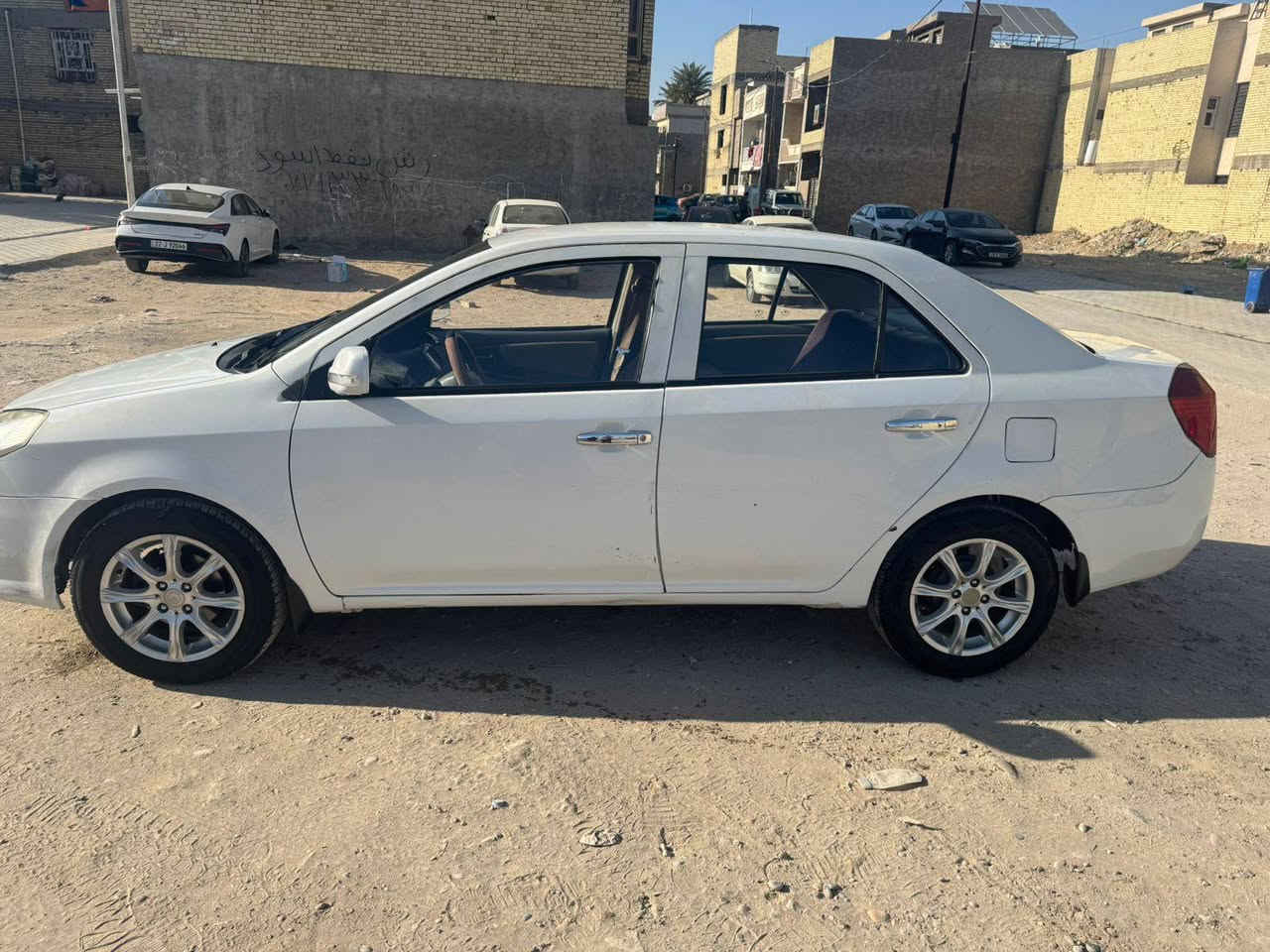 للبيع جيلي mk السياره جديده تبريد شغال كير مكينه مكفولات تخم تاير السياره جديده ماشيه 70 بيه نقص بس دشبول يابس من الشمس السعر 38 او بيه مجال الستفسار على رقم *********** بسمي السياره تحويل ثاني يوم
