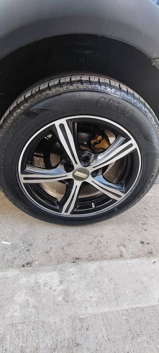 السلام عليكم  
كولف 93  محرك 2000 قبق ابيض سنويه بسمي ارقام جديده   ***********  متواجد واتساب السعر 45
