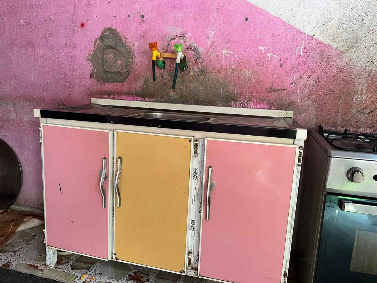 طباخ وسنك البيع كلش نضاف مكان البصرة حي صدقاء 
‏‪0783 298 5602‬‏ سعارهن مناسبة مستعجلين ع بيعة
