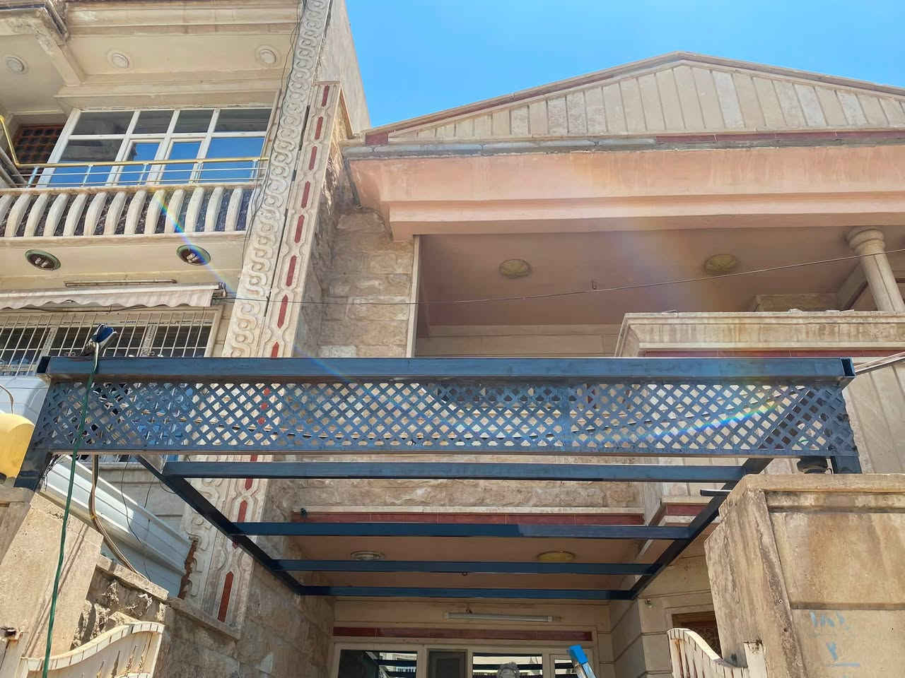 حدادة الشهم  👨🏽‍🔧🚛
لعمل كافة انواع الحداده والصيانه🛠️✅
( سقائف -ابواب-محجلات -كتائب- ديكورات )
فصال حسب الطلب ✅

                     في جميع مناطق أربيل🌏💞

للتواصل راقم الهاتف
            (***********)   يوجد واتس اب     (***********)
