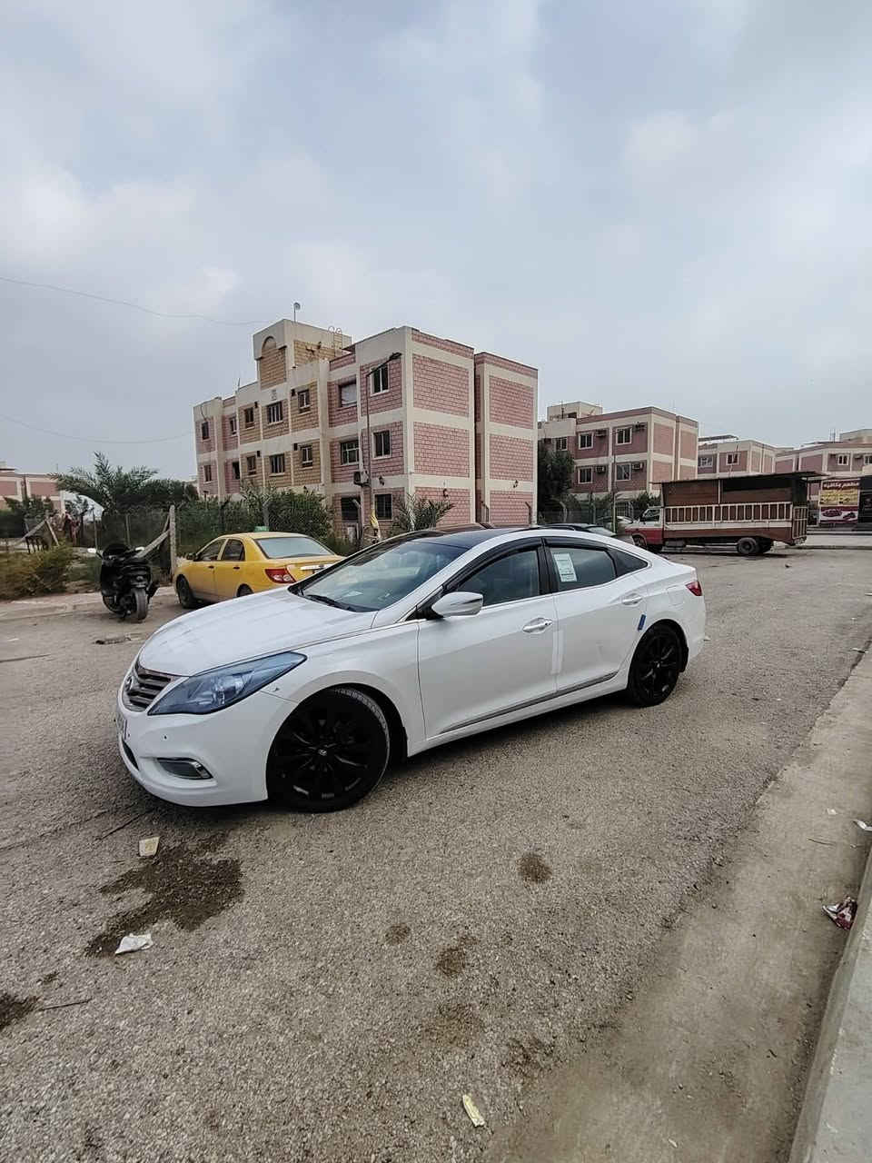 سلام عليكم
هونداي ازيرا. 2014 خليجي فول مواصفات VIP فول 
حجم المحرك V6
رقم بابل أنكليزي 
كفاله سياره عده بارد بسيط فقط
سونار مرفق  
بصمه.. بنوراما.. يدات كروم.. مري شفط ترحيب اوتو .. بك لايت LED.. كشنات جلد كهرباء ساونه خزن... بردات جانبيه.. برده خلفيه كهرباء.. حساس امام خلغي.. كامره شاشه.. دبل كير.. خمسه ويل كب... اشاره/كشنات ساونه مرايه LED.. وبعد هواي مواصفات 
كير محرك حداديه درجه أولى
سعر 134 . والسعر بي مجال 
مكاني حله شارع 80 
م/***********
