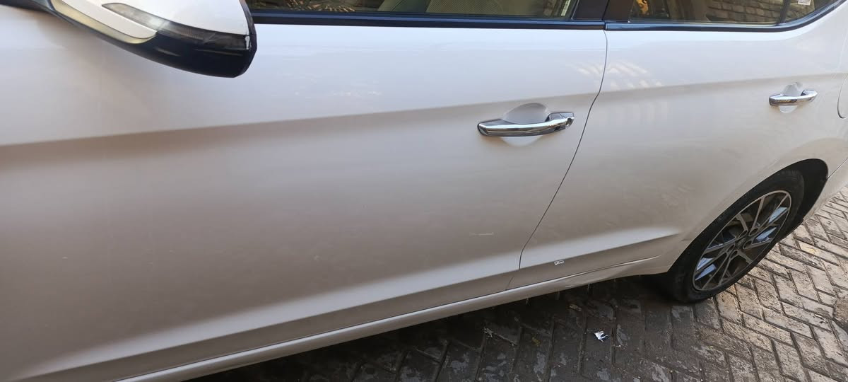‏🚗 للبيع: هيونداي النترا 2020
‏• مكان السيارة: بغداد
‏• للتواصل: [***********]
‏• السعر: 155ورقة – قابل للتفاوض
‏• المسافة المقطوعة: 85 ألف كم
‏• المحرك: 4 سلندر – 2000cc دوش حالة ممتازة
‏
‏⚠️ حالة السيارة 
‏• كل أجزاء السيارة مكفولة فقط دوسه مال السيارة بيه رصعات خفيفه ✅

‏📌 تفاصيل إضافية
‏• رقم السيارة بغداد الدولي الجديد
‏• سنوية وهزة جديدة
‏• لون السيارة: أبيض
‏
‏🚨مواصفات السيارة
‏فتحة سقف سلايد روف 
‏حساسات + رادارات امامية وخلفية 
‏شاشة كبيرة 
‏قطعتين تبريد 
‏كشنات مخمل 
مري شفط قلاب
