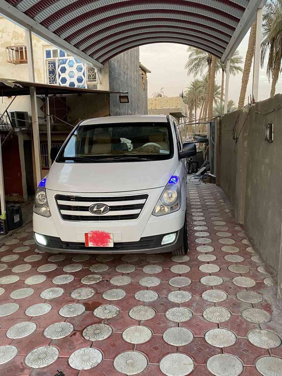 السلام عليكم ستاركس 2018 للبيع او مراوس ب 19 مكينه مفتوح بيه بخار بسيط السياره جاهزه وكامله منضومه تبريد كامله كله جديد اصلي ويل vip درع خلفي جامه اماميه جديده دوشمه كشنات وتنته وسفريات مواصفاتها تحكم ستيرن جهتين سبع الوان دبل شاشه شاشه تاب شادلها كامره حوادث 3 قطع السياره كفاله من ضربه وصبغ ومعجون وتبديل ماعدا شخط باب السلايت العبري مامبين تخم تاير قبل شهرين شاده مصفره هيئه وغرامات وسنويه بسمي ماساقطه رقم بابل  السعر 225 وبيه مجال مكاني بابل الحله 
***********
