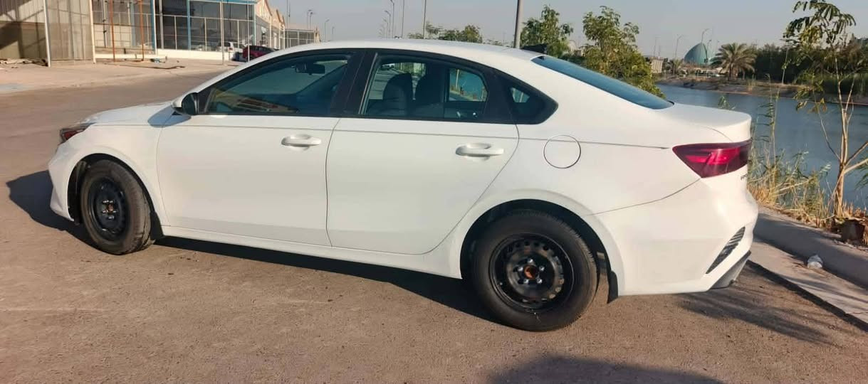 Kia Forte 2024
*السيارة حرة بدون رقم منفيس بسمي
سلام عليكم فورتي للبيع سيارة حادث خلفي بجم كبس على وضع الشركة بحالة الزيرو ماشية 699مايل حادث امبدل قبق جنطة نفس الون ابيض ومبدل حوض مال سبير خلفي مشتغليها شغل 1/1 دعامية بكلايتات كلة اصلي 
العنوان بغداد/رقم ***********
