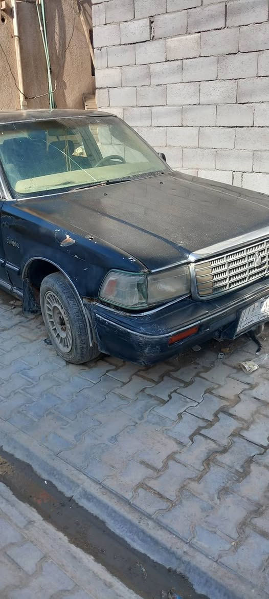 للبيع سيدان موديل رقم بصره اليف سنويه منتهيه موديل ٩١ كير ومحرك و حداديه تمام البدي مابي ظربه تحتاج ترتيبات السعر ٢٨ مجالها قليل للتواصل ***********
