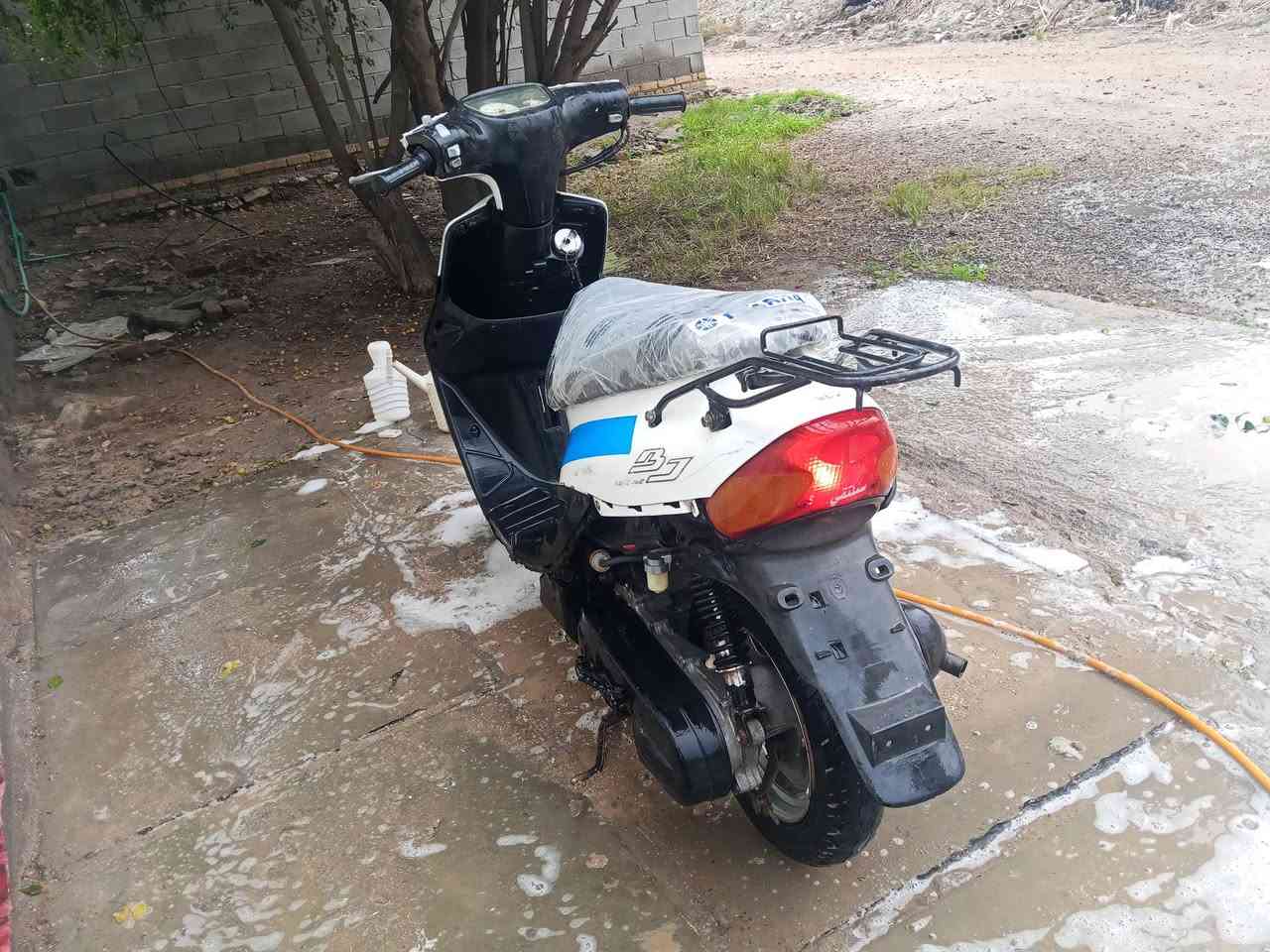 سلام عليكم دراجه بيجي لبيع دراجه حلوه ومكينتها ناعمه دراجه كهربائيات شغاله كلها ما عدى السلف السلف بس راجز بدله ويشتغل واذا ما شتغل ترجعلي سعرها 275وبيها مجال لشراي


**إذا كنت صاحب هذا الإعلان وتريد حذفه لأي سبب، رجاءا أرسل رسالة إلى الدعم الفني**