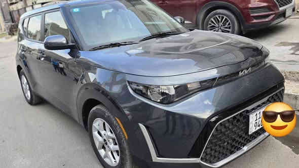 السلام عليكم

كيا صول موديل2025 LX
دخول جديد 
رقم بغداد الجديد (بأسمي الشخصي)
مواصفاتها معروفه
محرك 2000 دوش
ماشيه 4000 ميل /السياره بحالة زيرو
مانع تصادم
مانع انزلاق 
شاشه كبيره كار بلي
كامره دواره
اطفاء ذاتي
كروز سرعه
ايرباك دركه
حادثه بسيط دعاميه أماميه +نص البنيد مصلح نفسه
وبارد على كد اصبع بالباب السائق
دعاميه بلاديه  
صور الحادث مرفقه 
مكفوله من الشخوط والرصعات 
مكاني بغداد/ حي جميله 
(السعر 173ورقه)
***********متوفر واتس اب/محمد مندلاوي
