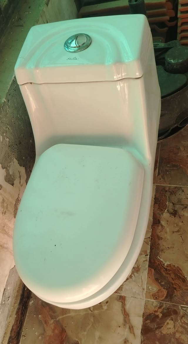 اغراض منوعة للبيع في بغداد جميلة الاولئ للاستفسار مراسله صاحب الاغراض التخم سعرة 3م ملايين قعادة  30 الف مغسلة كبيرة 25 والمغسلة صغيرة 15 /*********** صاحب الاغراض
