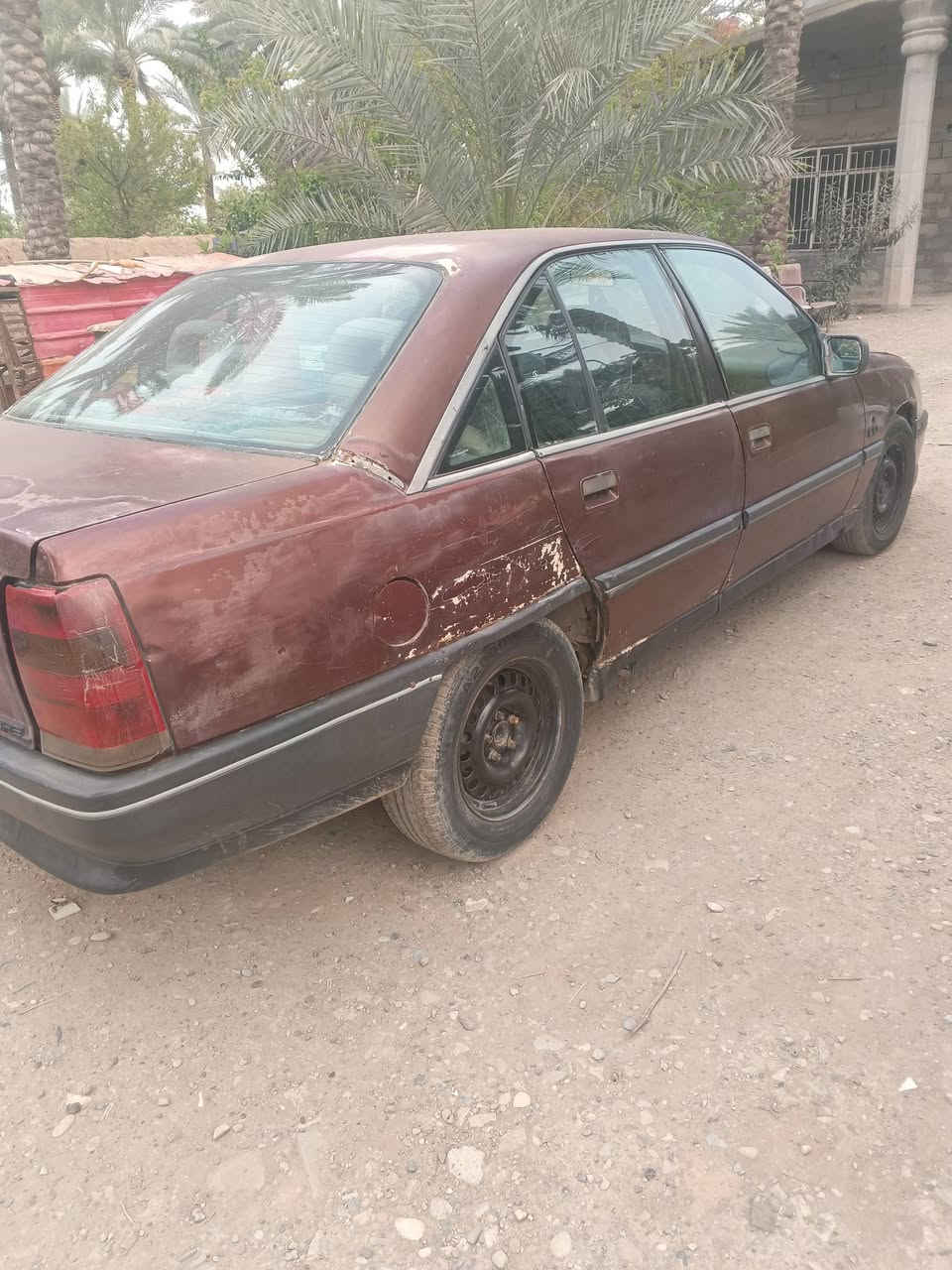 السلام عليكم سياره موديل 90بسمي هزةجديدة مكينة أربعة سلندر كيرعادي السعر 24وبيهة مجال للتواصل *********** العنوان بعقوبة
