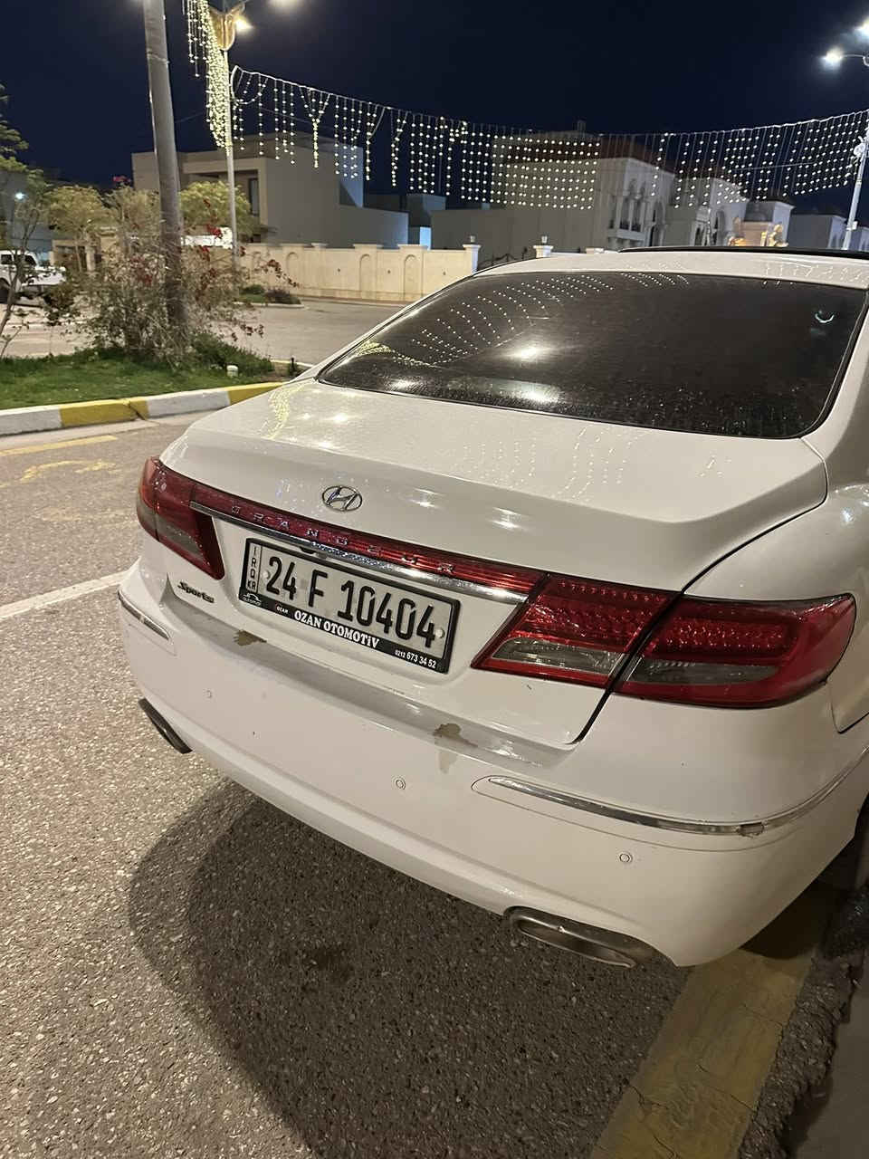 ازيره خليجي 2011
رقم وسنويه جديد
بيها 4 قطع صبغ بس اني ابيع حزام 
محرك 2700 6 سلندر 
السعر 95 ورقه
***********
