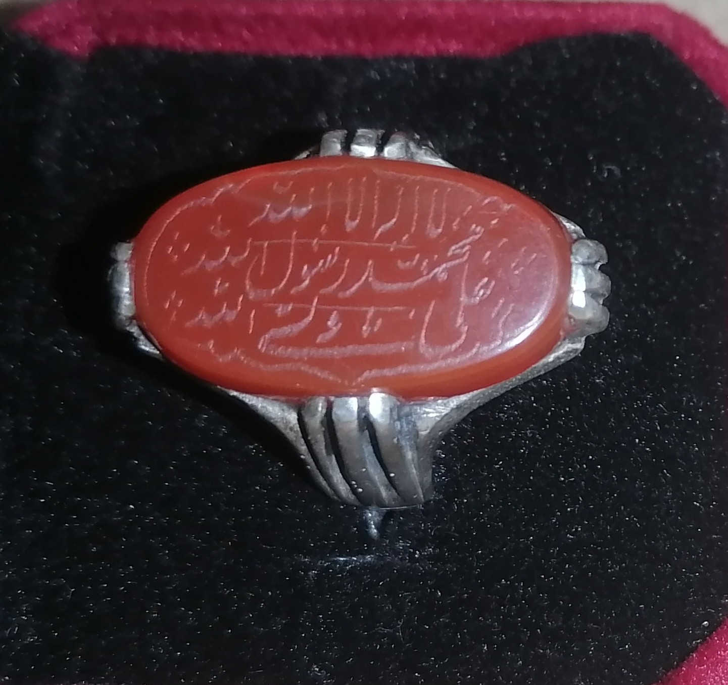 للبيع
عقيق خراساني مخطوط التوحيد والرسالة والولاية
صياغة قديمة.
السعر خاص يوجد توصيل لجميع المحافظات.


**إذا كنت صاحب هذا الإعلان وتريد حذفه لأي سبب، رجاءا أرسل رسالة إلى الدعم الفني**