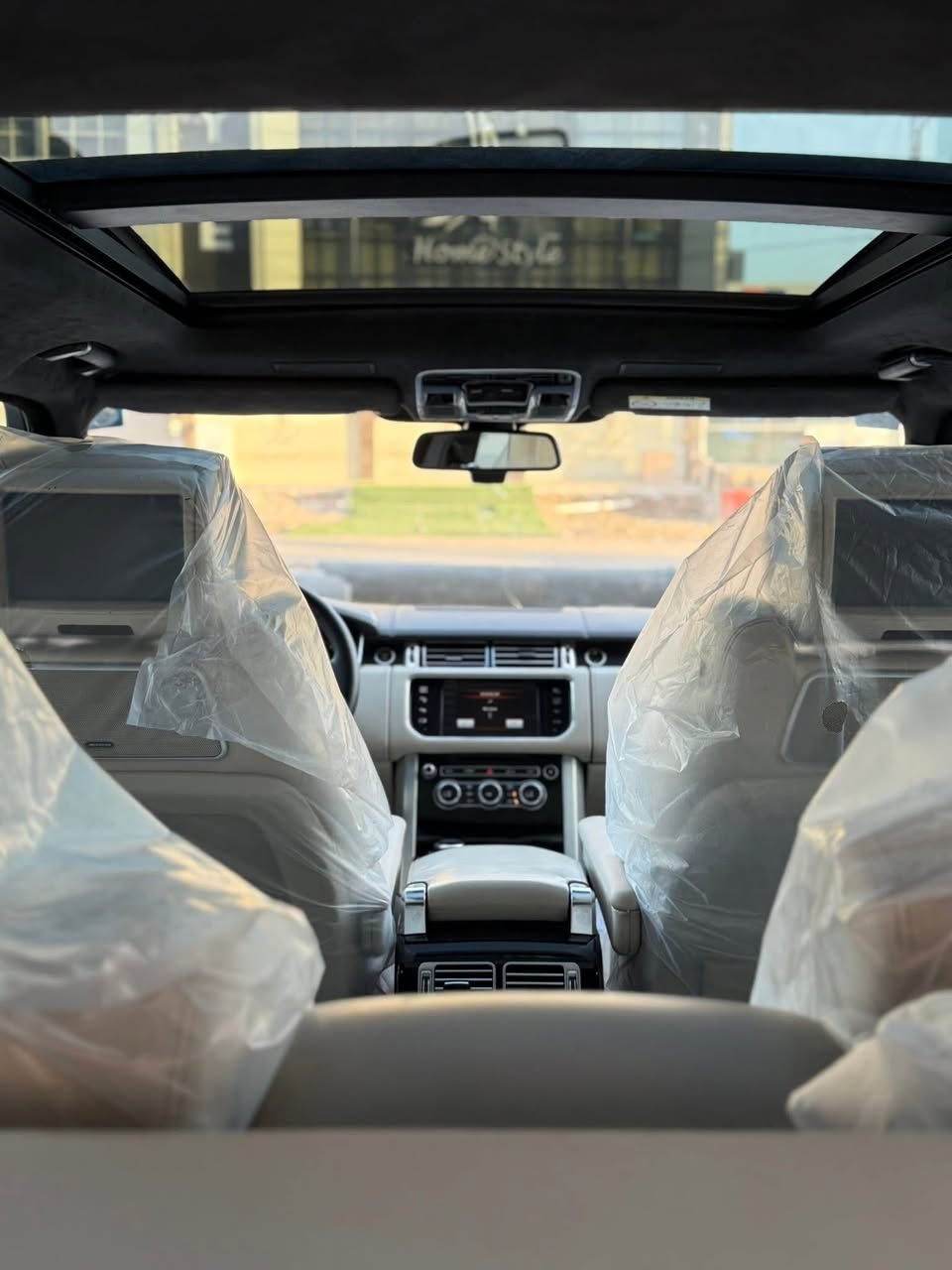 للبيع رانج فوك
2014 كفاله عامه 
عنوان بغداد زيونه
سعر 318 
***********
