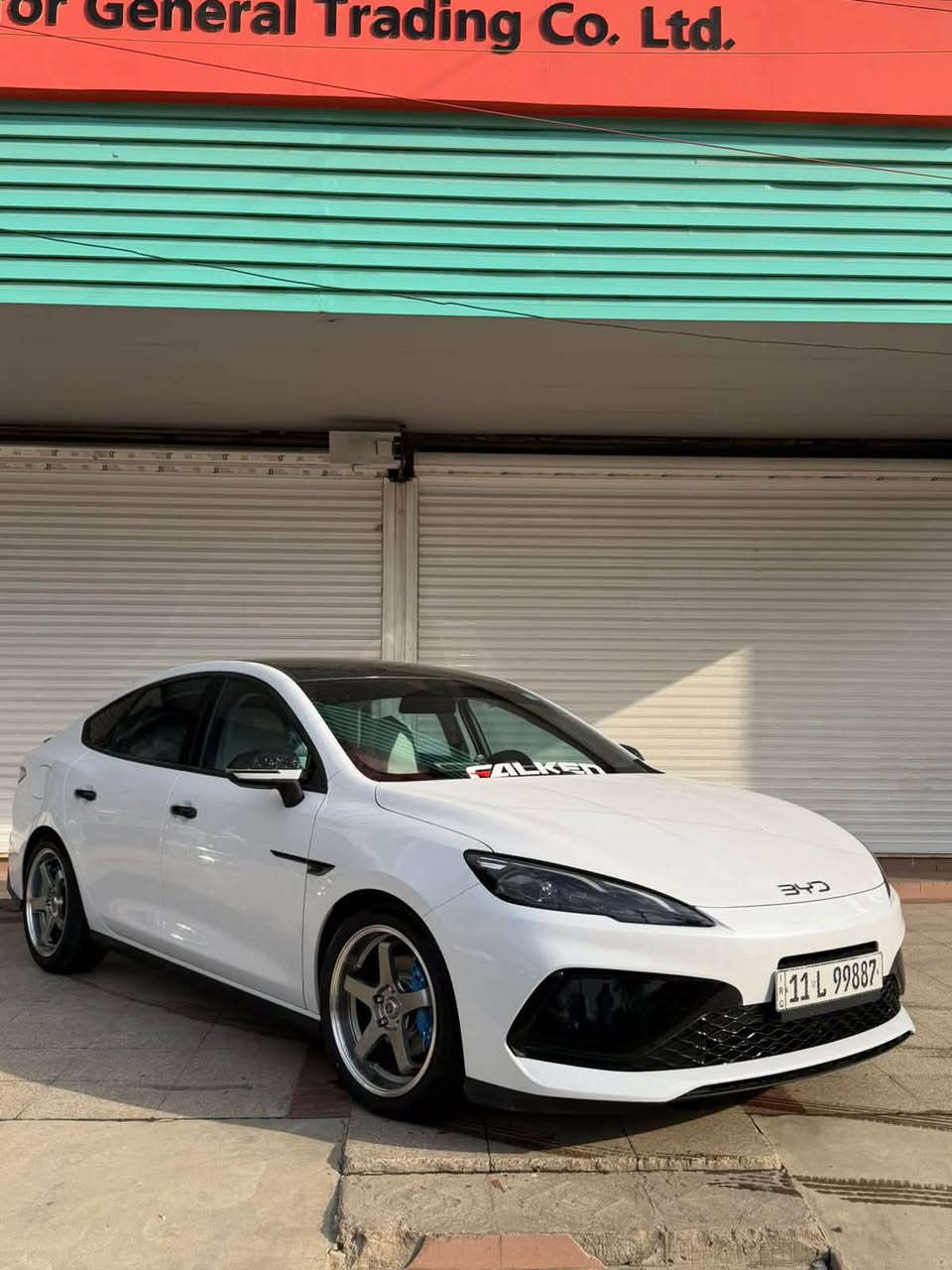‎السلام عليكم
للبيع سيل فايف رقم بغداد مميز  
 BYD SEAL 5    ‎موديل 25
    بعدها زيرو ماشيه 3000
‎مواصفاتها معروفه 
‎محرك  1500 هجين ثلاث انظمه
‎شحن ذاتي + هايبرد + شحن خارجي
‎يمشي بالتفويله 2000 كيلو مع الشحن المنزلي 2100
شاشه وسطيه+ كامره خلفيه
 دواره
حساسات خلفيه
كارت‎ / ‎بصمه  
‎ هاند بريك بصمه اوتو هولد
‎ كيجات شاشه
‎ لايت لِد لايت اوتو + لِد صباحي
‎تبريد قطعتين
داخل ابيض  
السياره مكفوله من كلشي 
 حتى (الشخوط).
بيها ويل كب اصلي 
عازل حراره امريكي بلو رايز 
تغليف دعاميه ppf
والقماره ppf
فجوج 
ارضيات رزلاين 
داش كام 
تغليف الد الخلفي ppf
ولايتات الاماميه ppf طافي 
سبايدر رياضي لجامه الخلفيه 
وسبايدر لجنطه 
شاحنه اصليه مع قاعده شحن كامله مع سياره
سياره جاهزه وكامله من كلشي وماكو احلى منها بلعراق كله 

اللون (صدفي) 
شرط التحويل باسمي 
المكان. بغداد/الدوره شرطه ابو طياره
شراي يتفضل خاص او الاتصال على الرقم التالي 
***********
