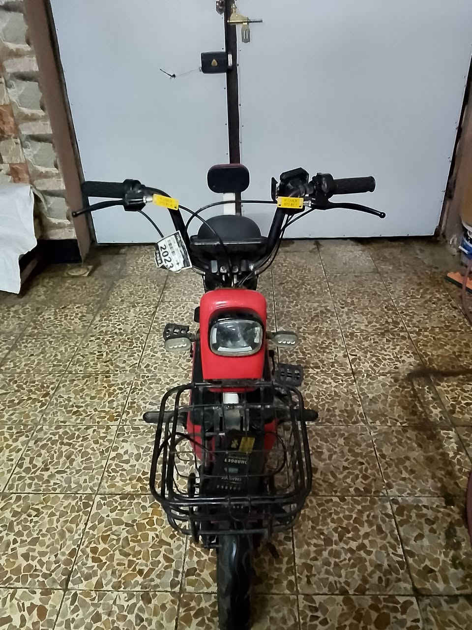 السلام عليكم ماطور شحن حجم14للبيع بطاريات98%100سرعه60اشاير +لايت+هورن+بك لايت +البايدار كلوشغال ماطورشرط الفحص السعر خاص بقيت التفاصيل علا الرقم***********العنوان موصل الجانب الأيمن
