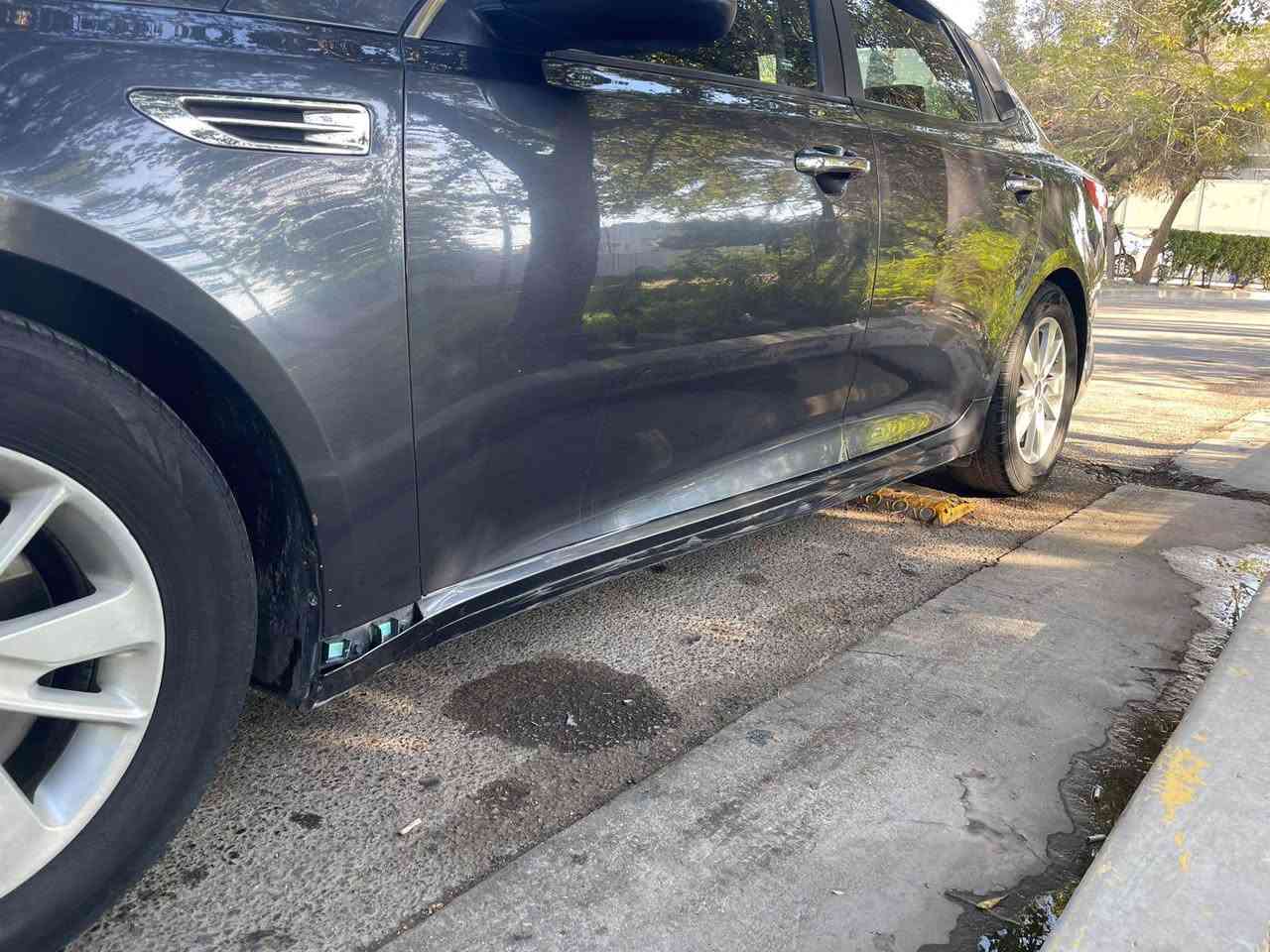 السلام عليكم اوبتما 2017

حادثها بامريكا صندوك بسيط صور الحادث موجودة ووين ميعجبك افحص

وبالعراق نص الباب العكس السايق ونص الوراها كلش بسيطات وجاملغ مرشوش كير ومكينة وتبريد خير من الله السيارة نص فول 

Gdi 2400 

ماشيه 112 الف ميل 

شاشه وكاميرا خلفية 

تحكمات ستيرن جهتين 

اشاير بالمري 

السعر 122$ وبيها مجال مكان السيارة بغداد القادسية او الوزيرية 

#مكلف_بالنشر 

رقم صاحب السيارة *********** Colombo, Sri Lanka
