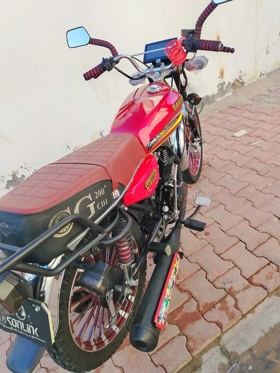 ياالله موطور ايراني موديل 24 بعده جديد محرك 200 اوراق بي منفيس السعر 750وبي مجال مكاني رمادي تأميم ***********
