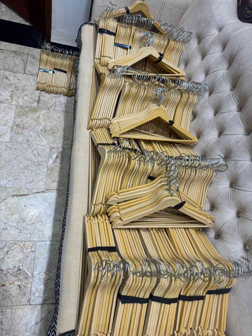 للبيع تعلاكه جديد بسعر الكل 150 الف

بلاستك عدد 270 قطعه
خشب عدد 90 قطعه
بغداد الدوره 
ماكو توصيل 
***********

