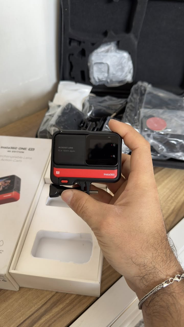 السلام عليكم ورحمة الله وبركاته

للبيع كاميرا انستا One Rs بيها عدسة وحده ثابتة 4K 

48 ميكا بكسل مع رام 64 كيكا وبيها هاي الجنطة بيها كل الماسكات المكان بغداد الكرخ العطيفية ***********
