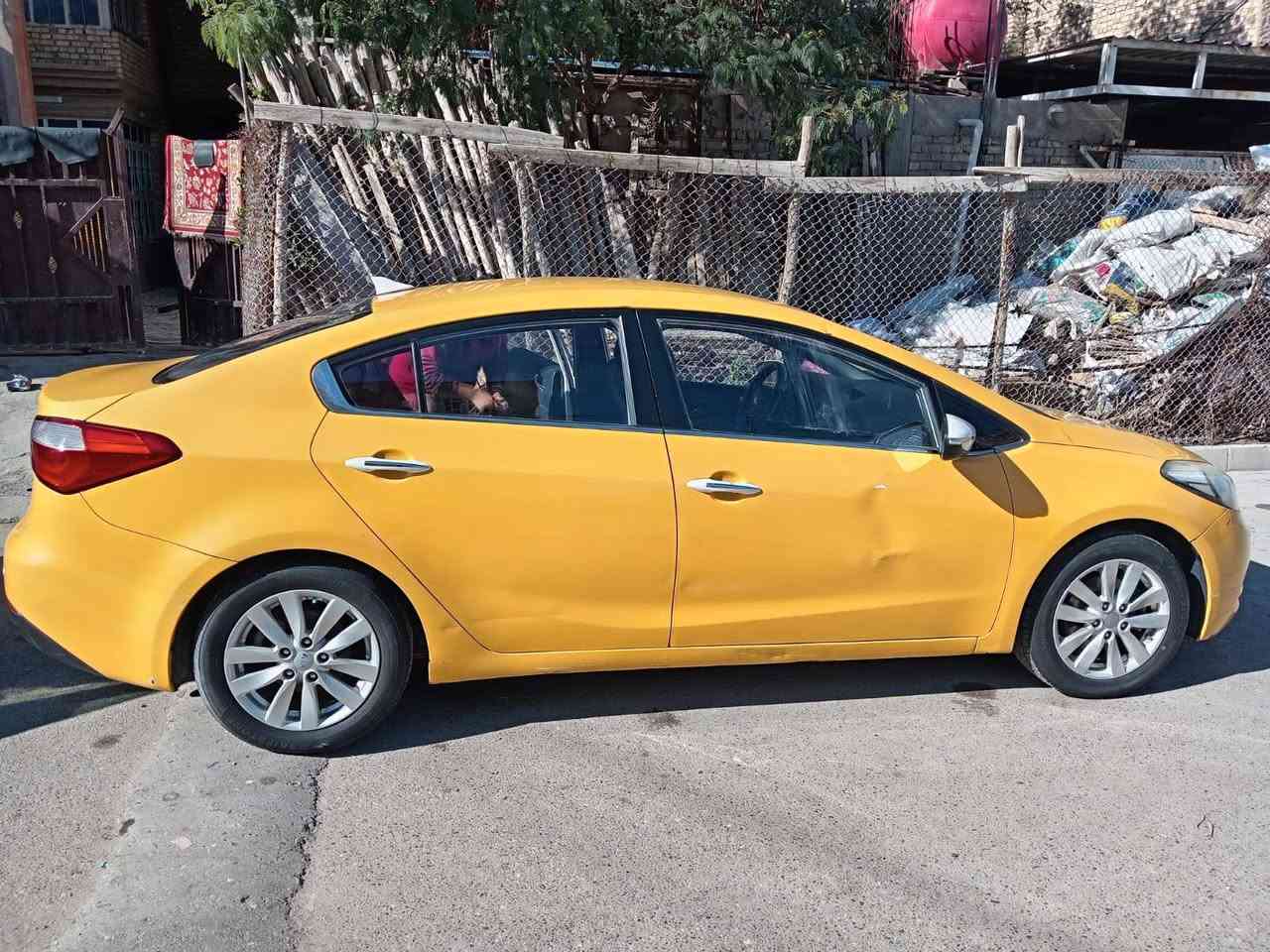 🚘 للبيع كيا سيراتو 2015 – نظيفة وتستاهل
▪️ مكينة 1600 gdi

▪️ قير أوتوماتيك AT

▪️ وارد كوري

▪️ داخلة كلين بالعراق

🔧 الحالة:

✔️ الشاصي مكفول 100%

✔️ اللغود والتكم بدون قص أو لحيك

✔️ لا دواخل نهائياً

✔️ فقط تبديل جاملغات أمامية + قبق جنطة

✔️ السيارة جاهزة للفحص بأي مكان

✨ المواصفات:

✔️ 3 أنظمة قيادة

✔️اشيار بالمري

✔️تدفئة بالستيرن

✔️بصمة

✔️ تدفئة بالكشنات (جميع الكشنات)

✔️ تبريد قطعتين

✔️ ناعمة بالاستخدام ومقتصدة بالبنزين

💰 السعر: ٩٩ قابل للتفاوض للجاد

📍 المكان: بغداد / كفاءات العبيدي 

📞 +964 778 334 5956


**إذا كنت صاحب هذا الإعلان وتريد حذفه لأي سبب، رجاءا أرسل رسالة إلى الدعم الفني**