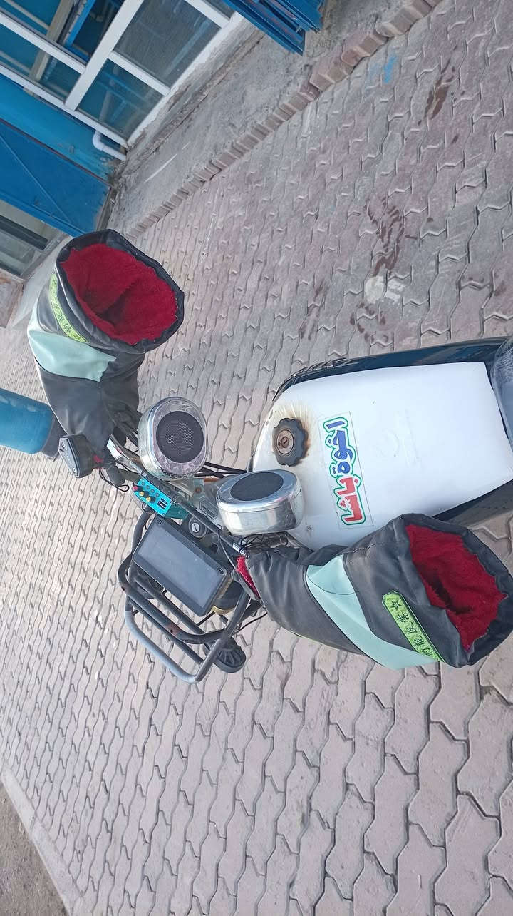 جنطه مال دلفري للبيع ابيعها الجنطه والسيبايه والجفوف كلهن سوه مابيع بس ال جنطه ابيعن كلهن سوه السعر ٣٥ وبيه مجال ***********
