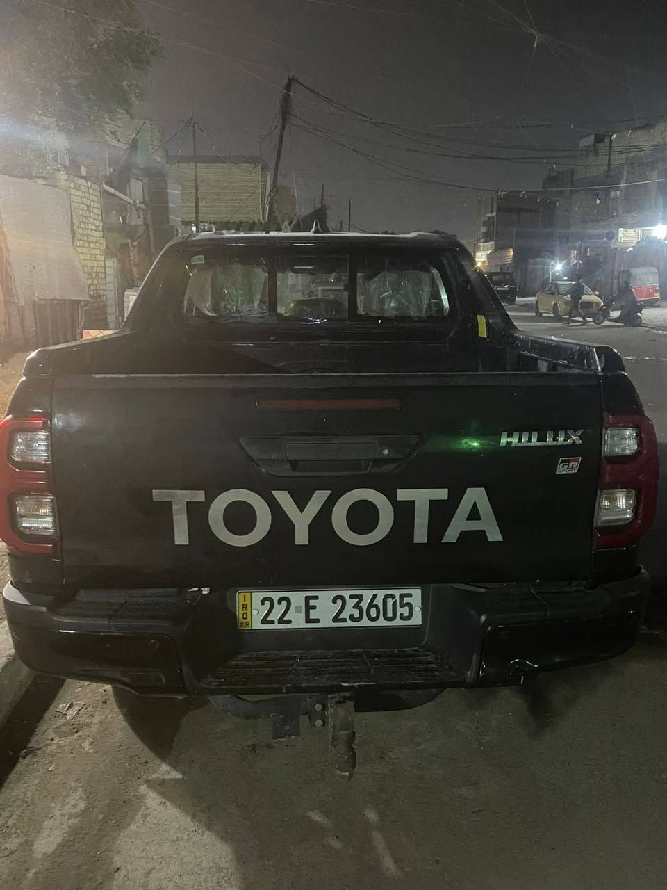 سلام عليكم بيكم هايلوكس 6 سلندر رقم اربيل ابسمي السيارة بيهة حادث عندي ومصلح مكان السيارة بغداد البلديات
السعر 35 الف 
رقم ***********
