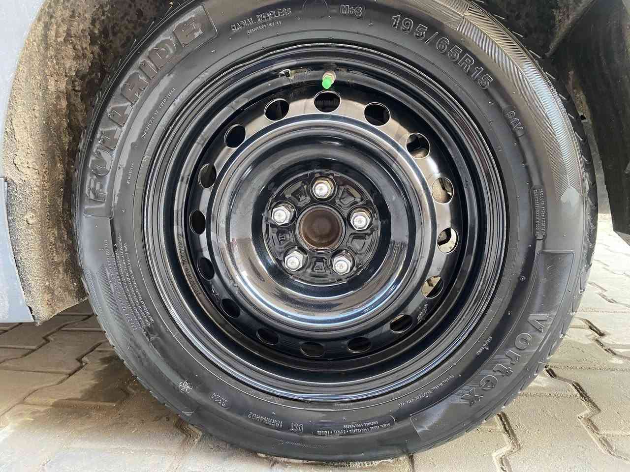 ويل اسود وتخم تاير جديدات قبل اسبوعين شديتهن اثنينهن حجم ١٩٥/٦٥/١٥ مراوس بويل كب للاستفسار علواتساب على هذا الرقم *********** او علخاص
