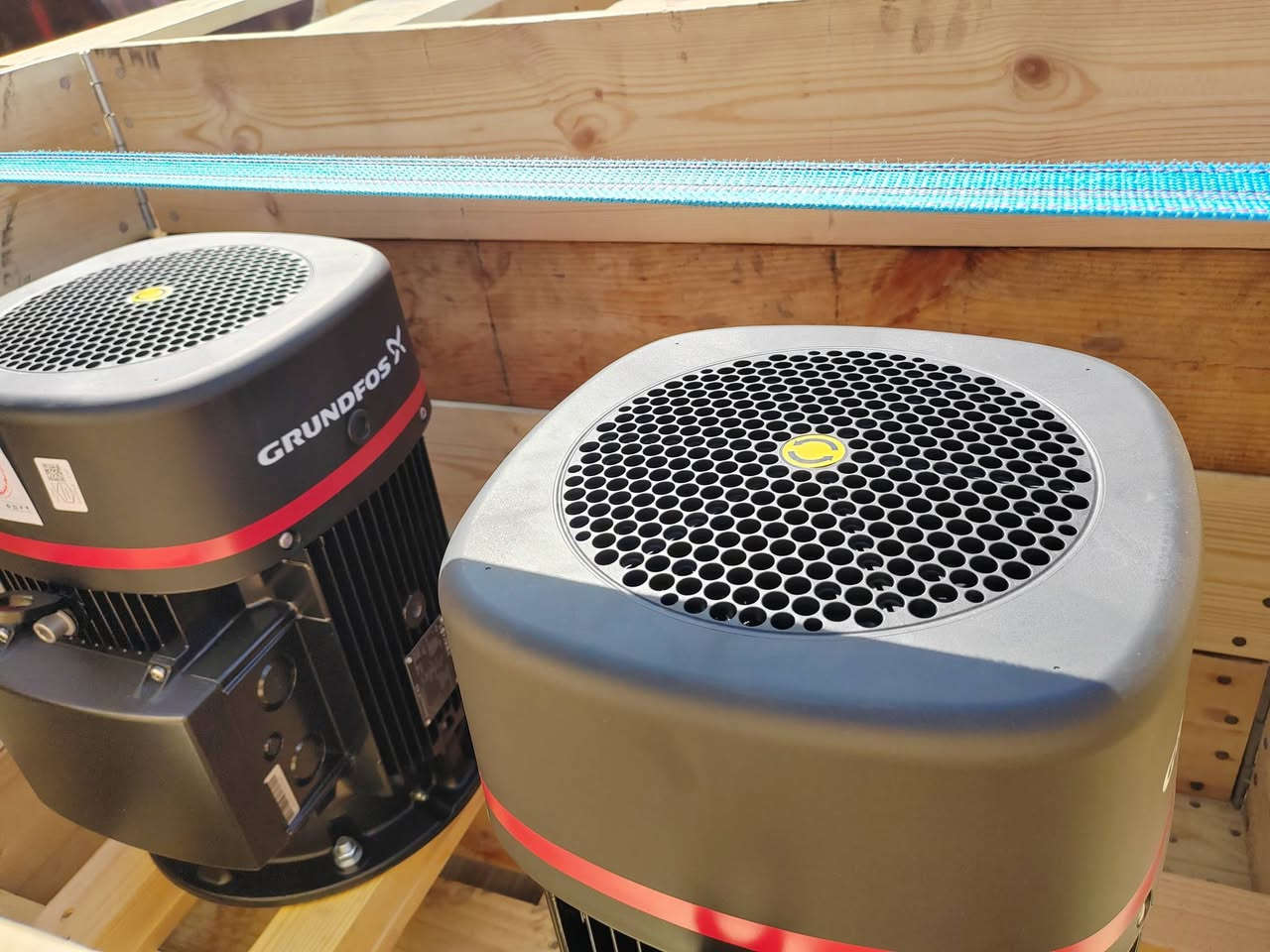 الحمد لله وصول مجموعه مضخات من مار كه Grundfos كراندفوس الي شركتنا.
***********
***********. أربيل فلكه باز
