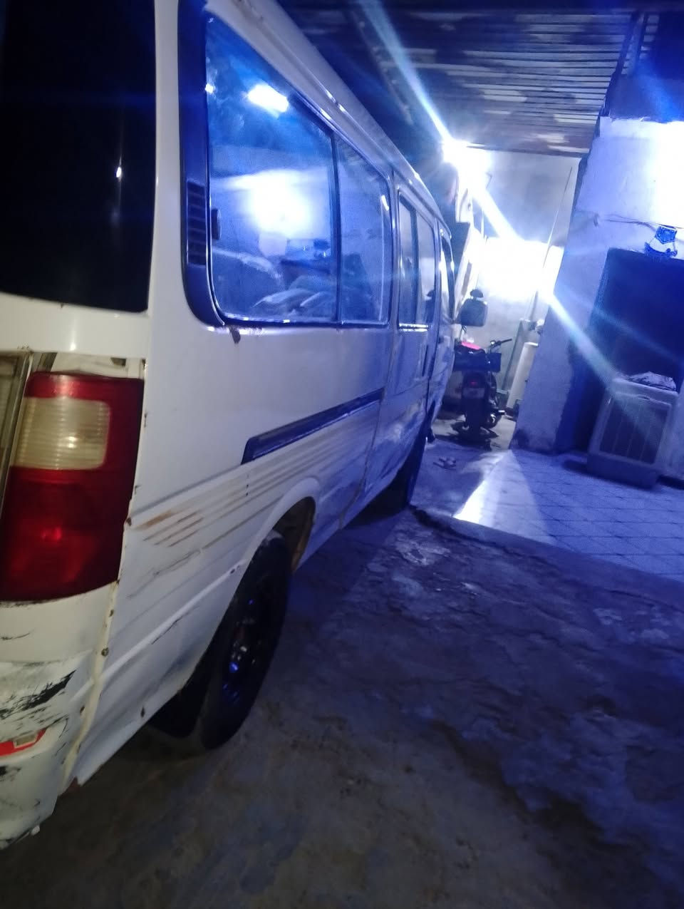 سلام عليكم فاتون 2009 سياره رقم احمر بغداد مكينه كايمه كير اكسن كفاله الكشر شوفت عينك دوشمه كاعيه جديده كشنات نضيفه حداديه نص عمر مكاني حله تواصل ***********
