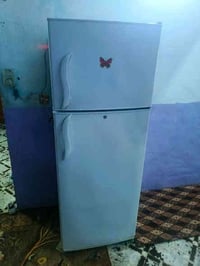 ثلاجه للبيع كدامك الصوره والثلج ب175 الف للستفسار الاتصال على الرقم 07...